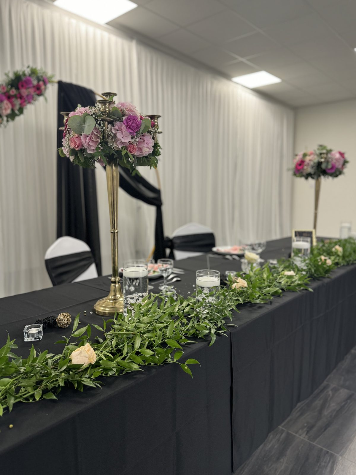Décoration florale pour une réception de mariage chez Team Square